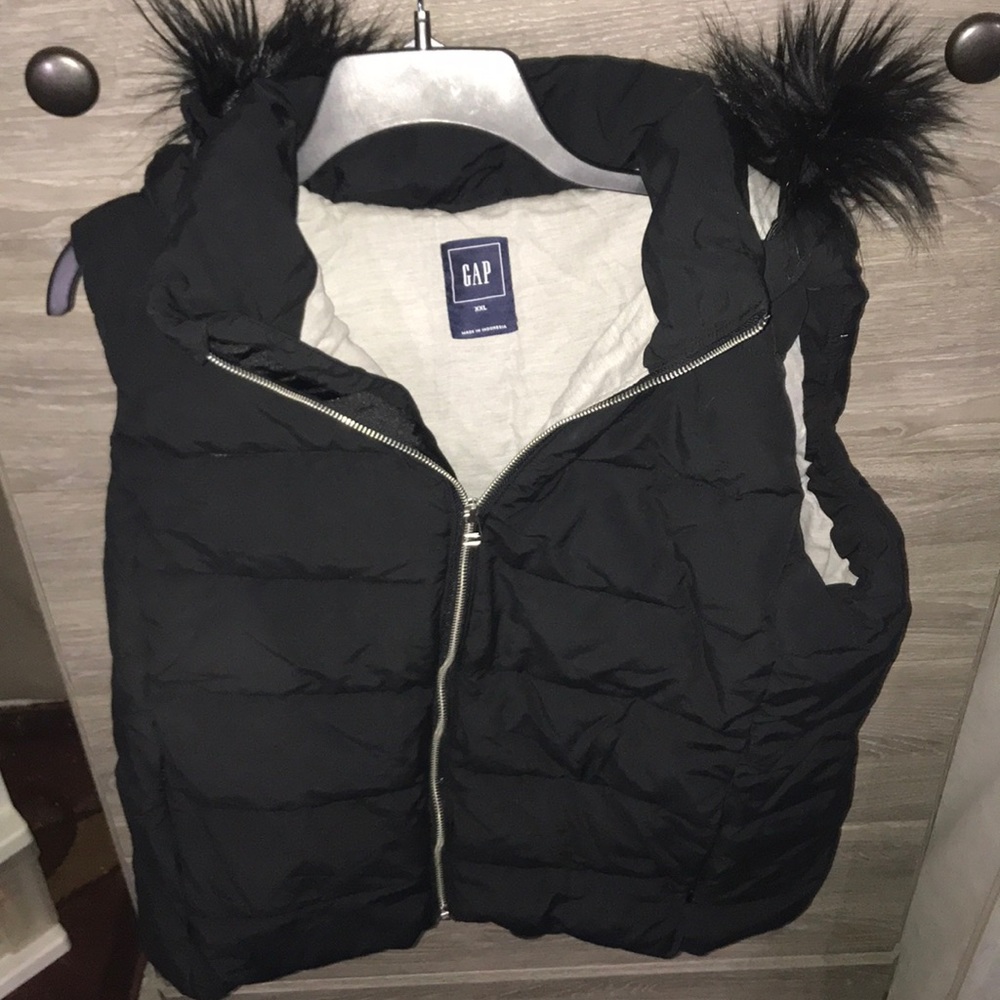 Gap puffer vest